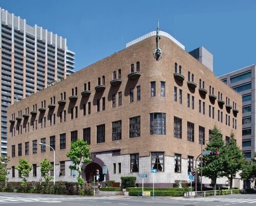 学士会館