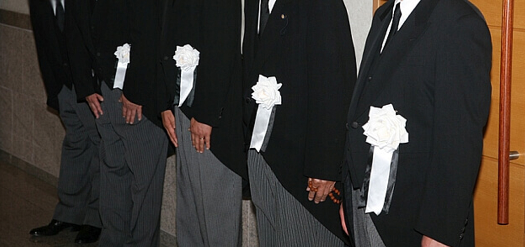 喪主の服装は？男性・女性の喪服とマナー