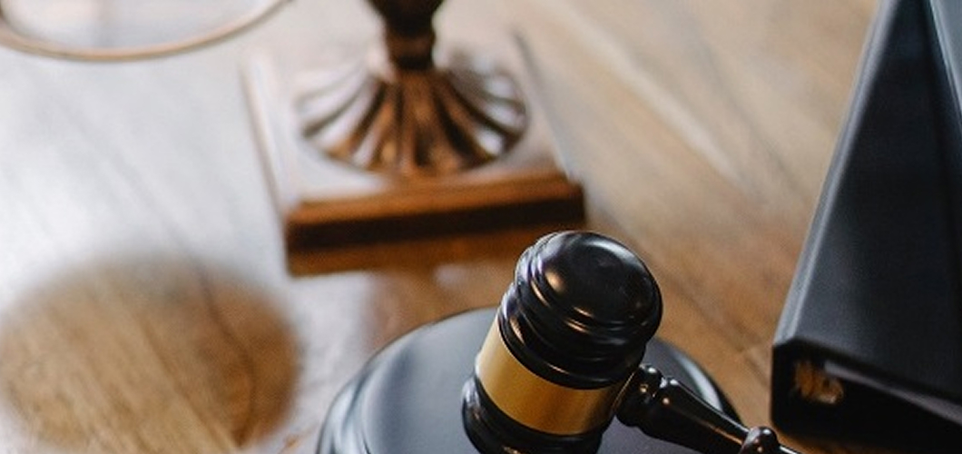 総務が行う諸手続き｜役員逝去時の登記・退職金・給与・税務