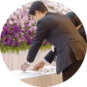 故人を追悼する