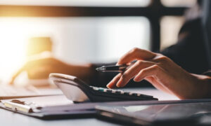 社葬のメリット・デメリット｜後悔しない選択のポイント