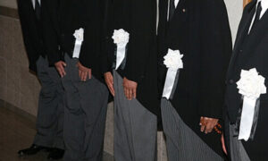 喪主の服装は？男性・女性の喪服とマナー