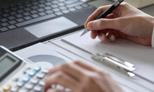 社葬の費用と見積の全相場｜項目別費用表でわかる内訳と比較ポイント