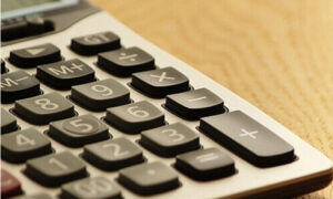 合同葬の費用と負担割合の決め方｜会社と遺族の注意点