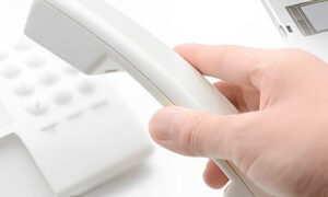 遠方の取引先から訃報を受けたときの対応マナー