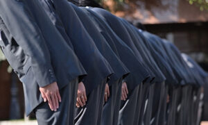 社葬運営担当者が知っておくべき一般社員の社葬参加に関する基本事項