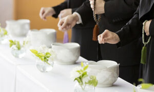 来賓者の席順・焼香順は？社葬における席次と指名焼香の基本