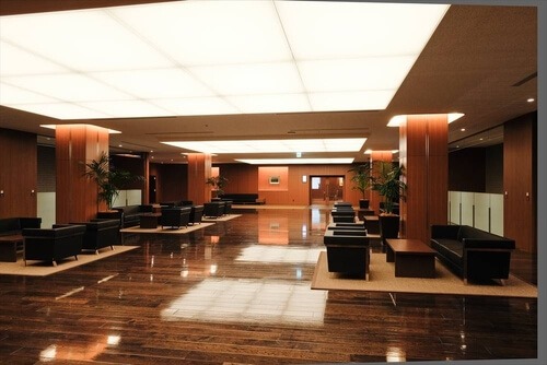 貴殯館ロビー