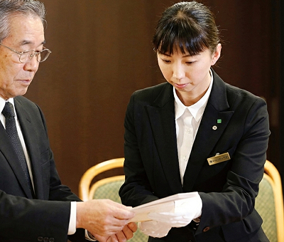 セレモニーコンパニオン